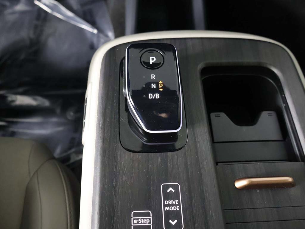 Used 2023 Nissan Ariya AWD image 46