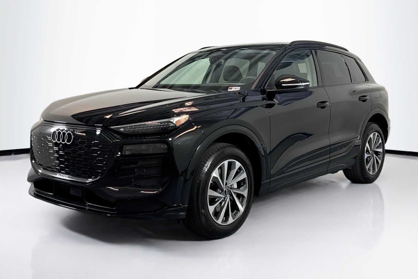 Used 2025 Audi Q6 e-tron Prestige AWD/4WD image 1