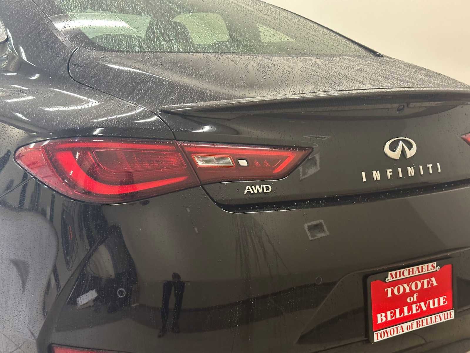 Used 2018 INFINITI Q60 Red Sport 400 w/ Sensory Package 3.0T Sport image 7