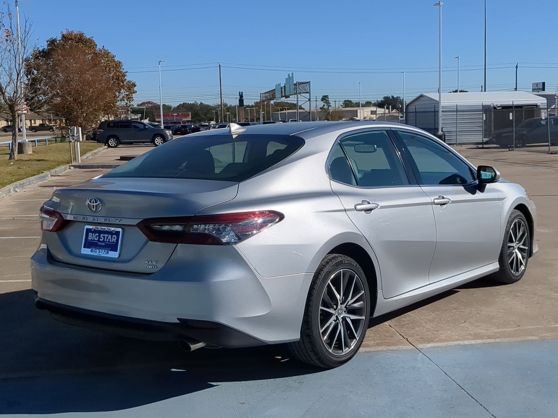 Used 2023 Toyota Camry XLE image 3
