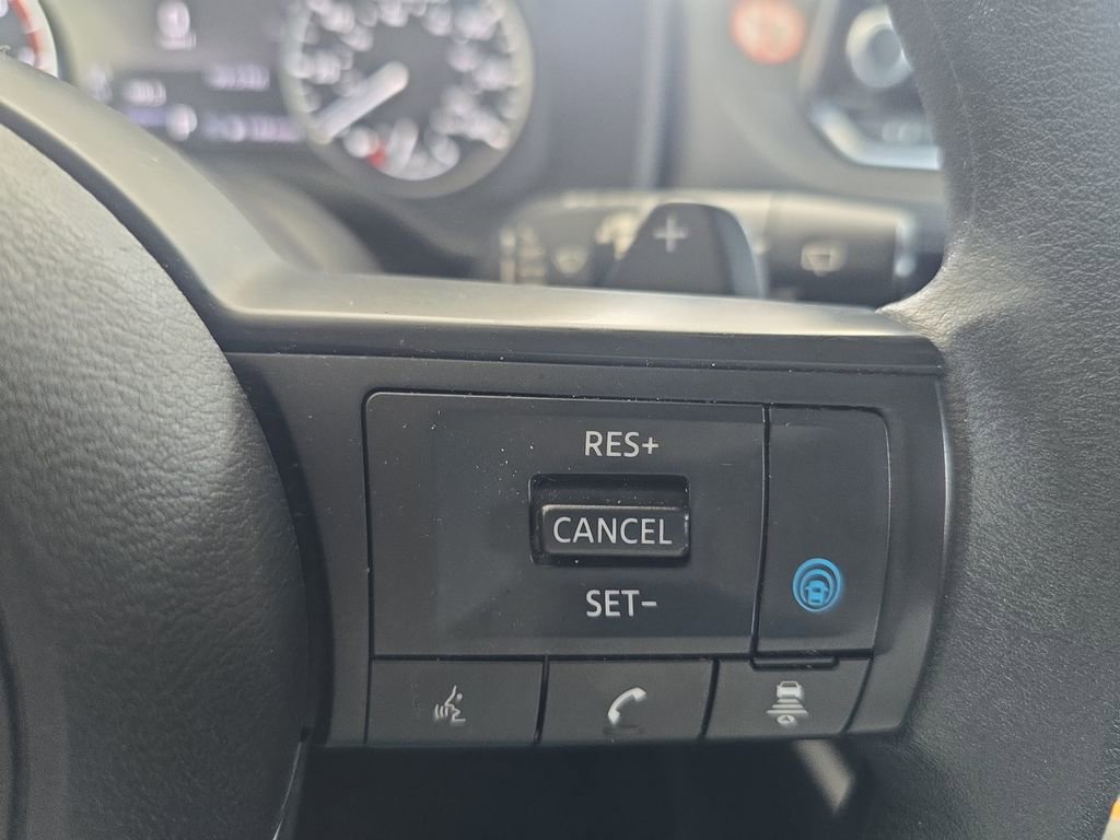 Used 2024 Nissan Rogue SV FWD image 22