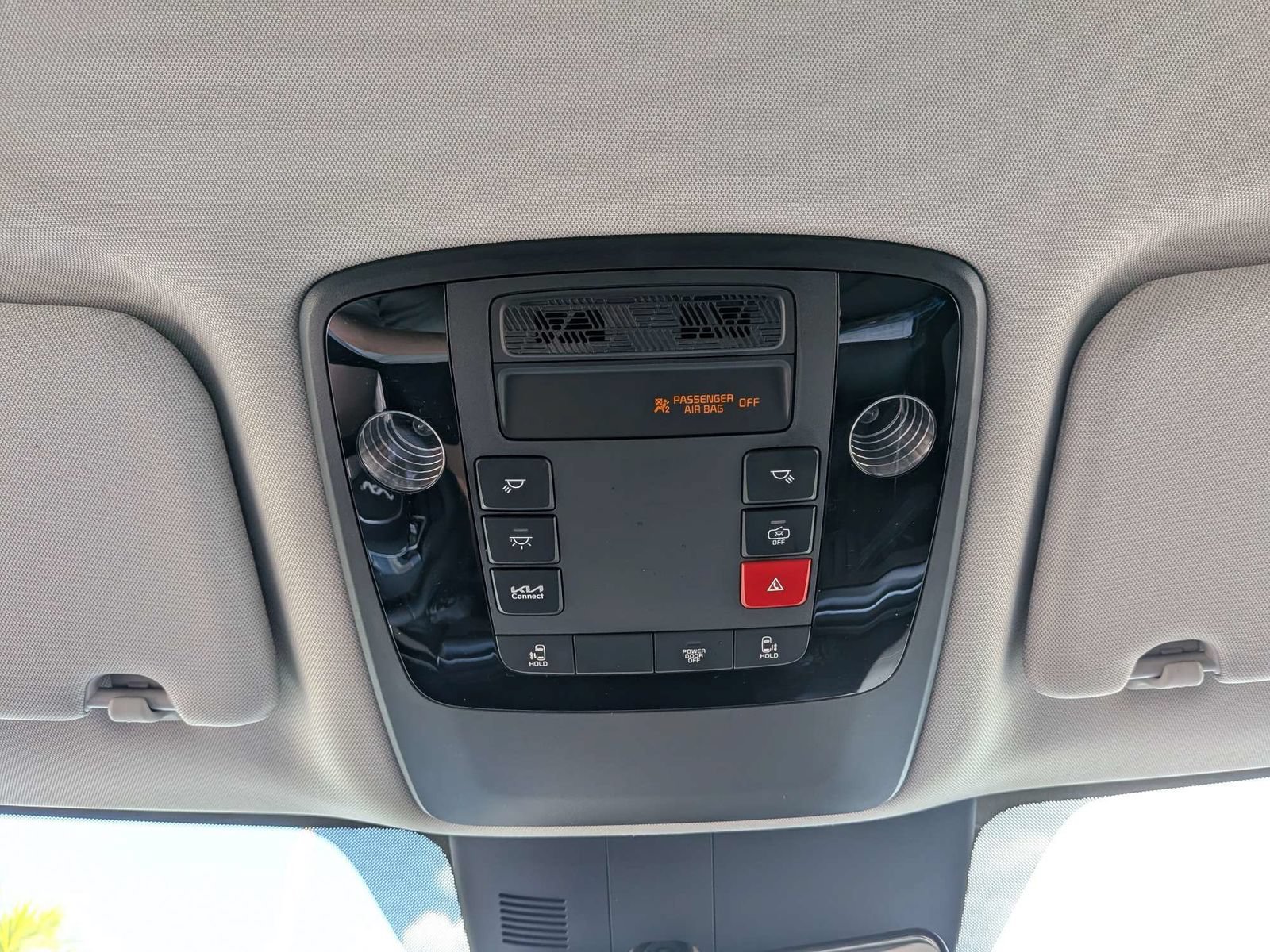 Used 2026 Kia Carnival FWD image 25