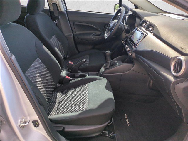 Used 2022 Nissan Versa S FWD image 19
