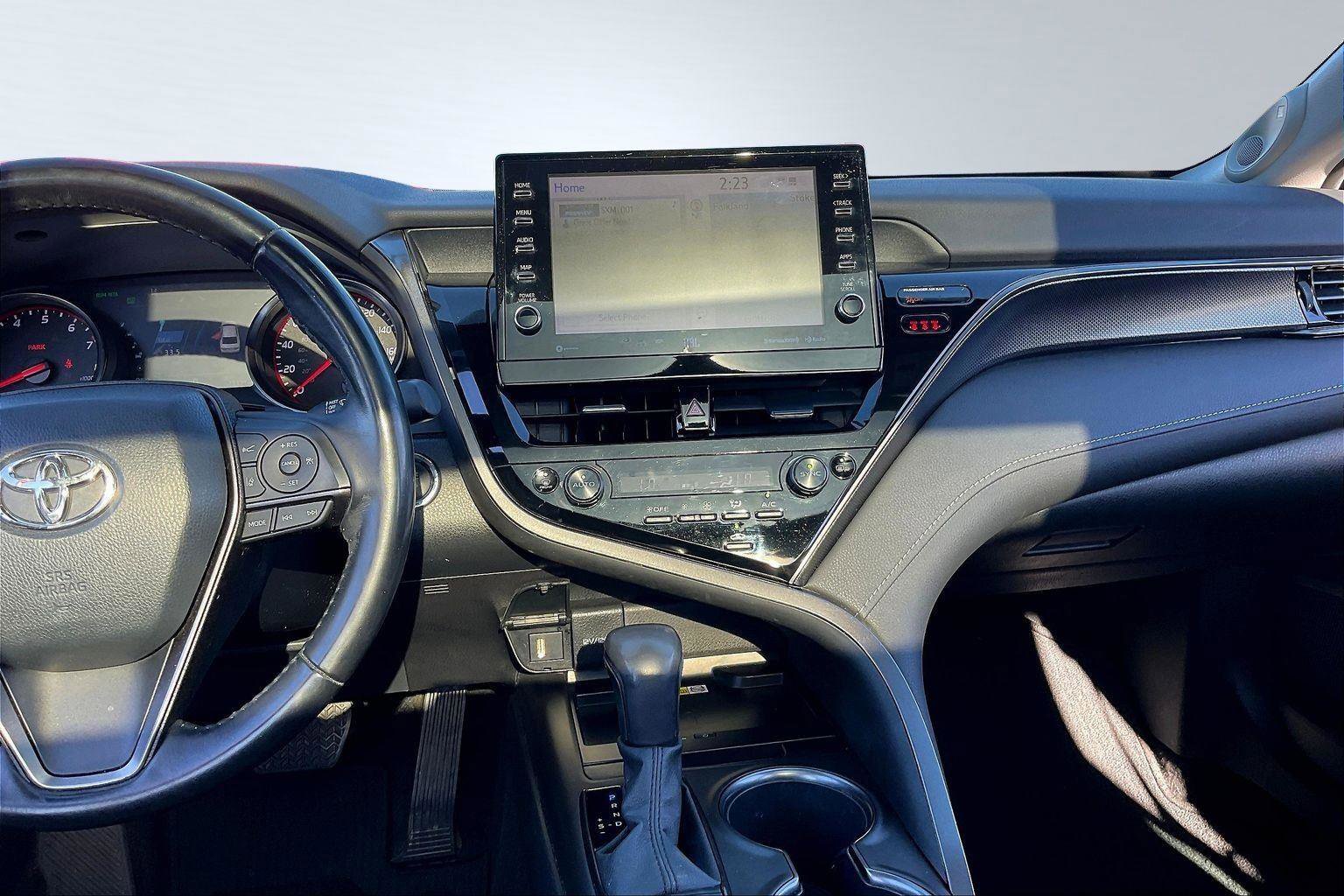 Used 2022 Toyota Camry XSE image 6