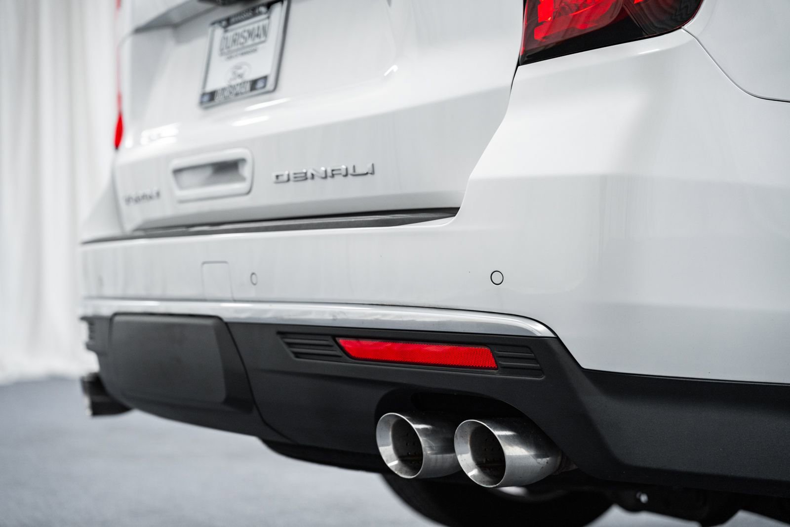 Used 2022 GMC Yukon Denali w/ Denali Premium Package AWD/4WD image 7