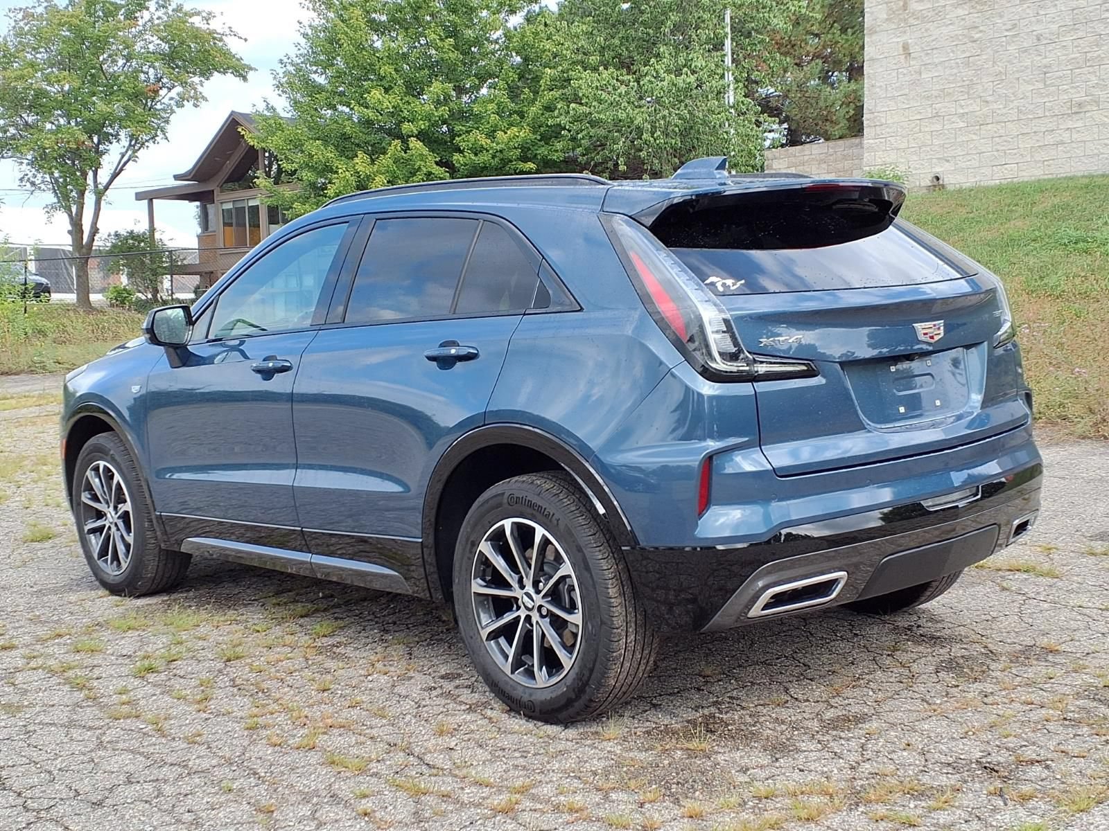 Used 2024 Cadillac XT4 Sport w/ LPO, Floor Liner Package FWD image 7