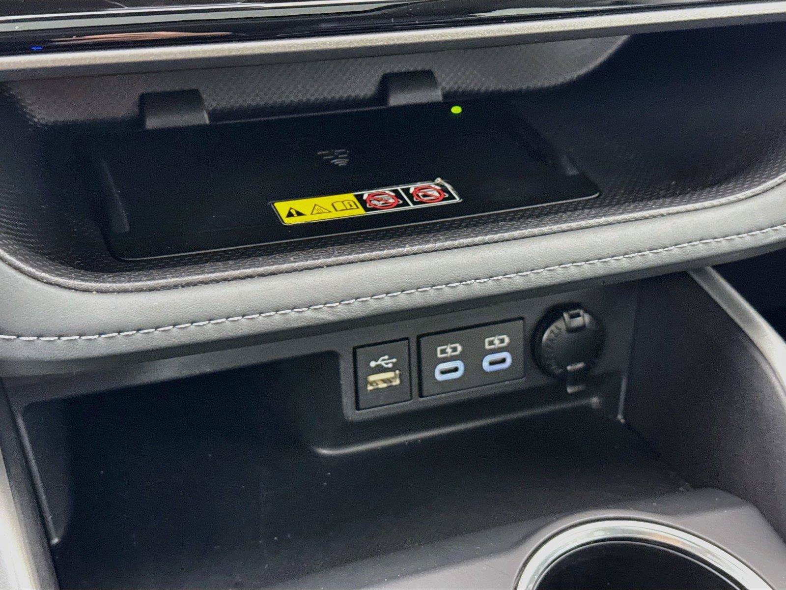 Certified 2025 Toyota Highlander XLE FWD image 28