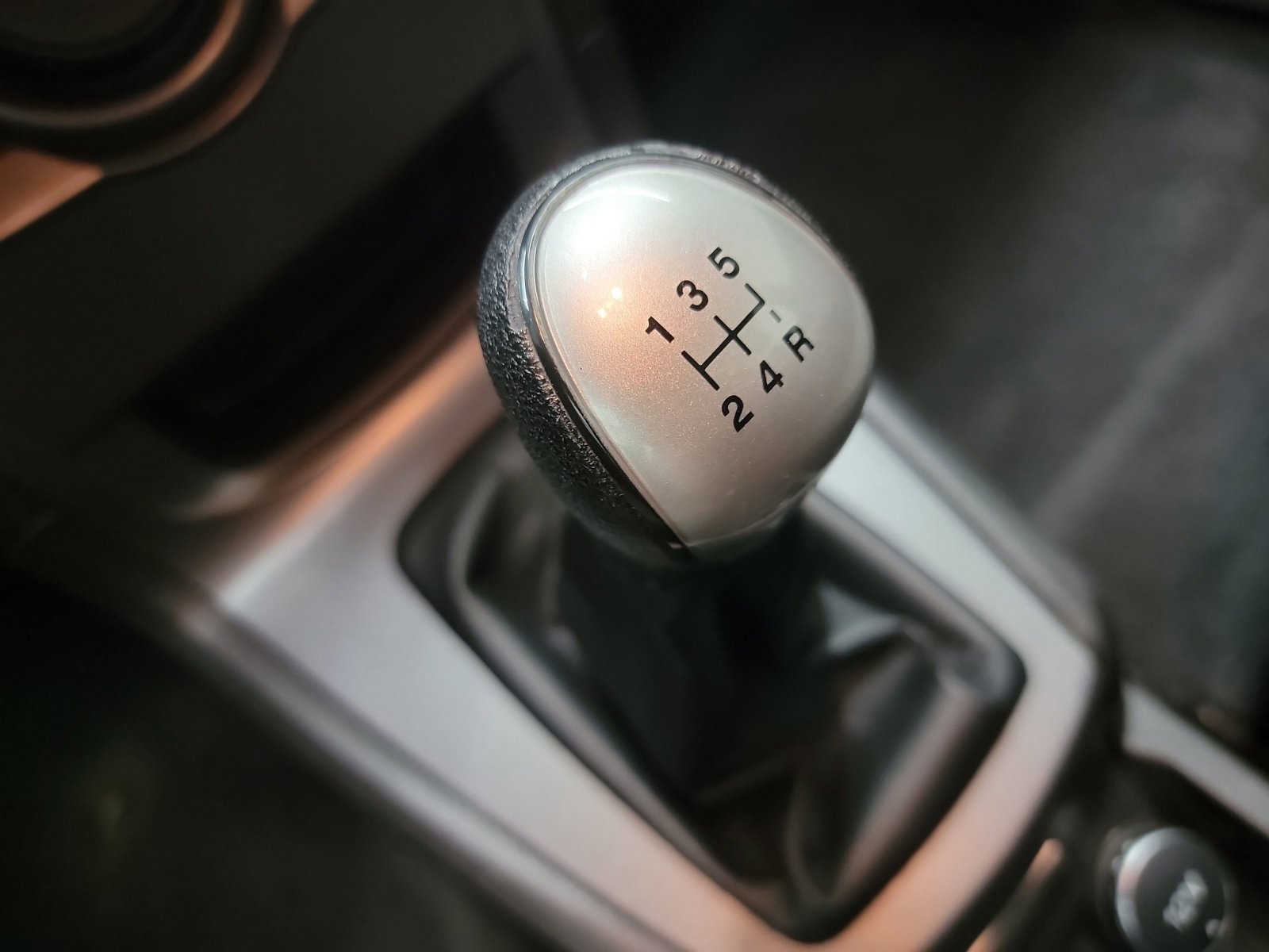 Used 2016 Ford Fiesta S image 25