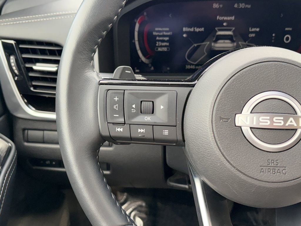 Used 2024 Nissan Rogue SL image 12