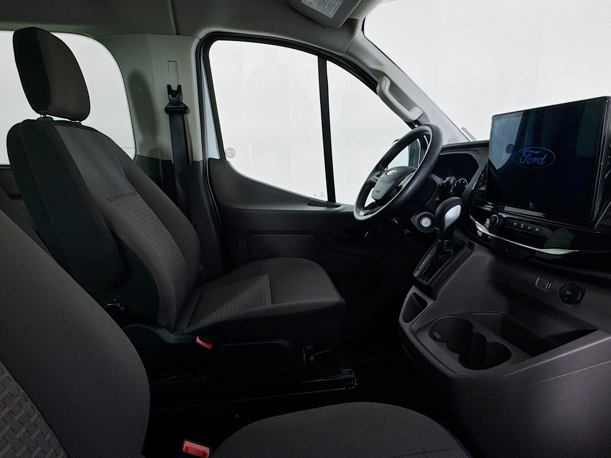 Used 2023 Ford Transit 350 XLT image 24