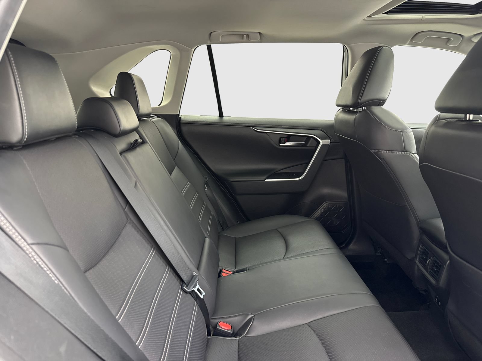 Used 2019 Toyota RAV4 Limited w/ Advanced Technology Package AWD/4WD image 45