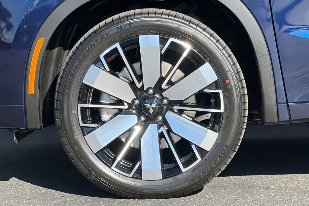 New 2026 Mitsubishi Outlander SEL FWD image 26