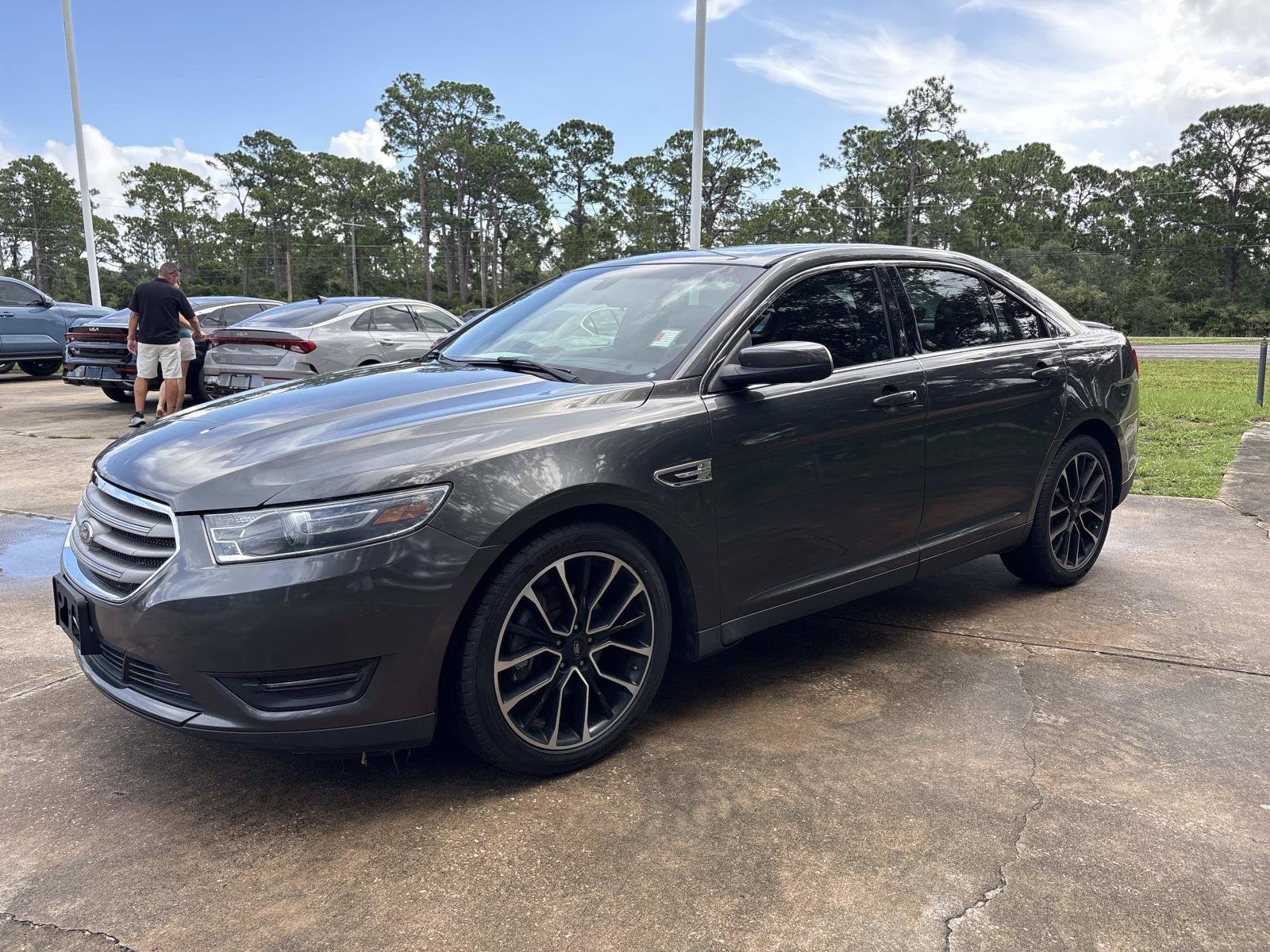 Used 2019 Ford Taurus SEL w/ Equipment Group 201A FWD image 7