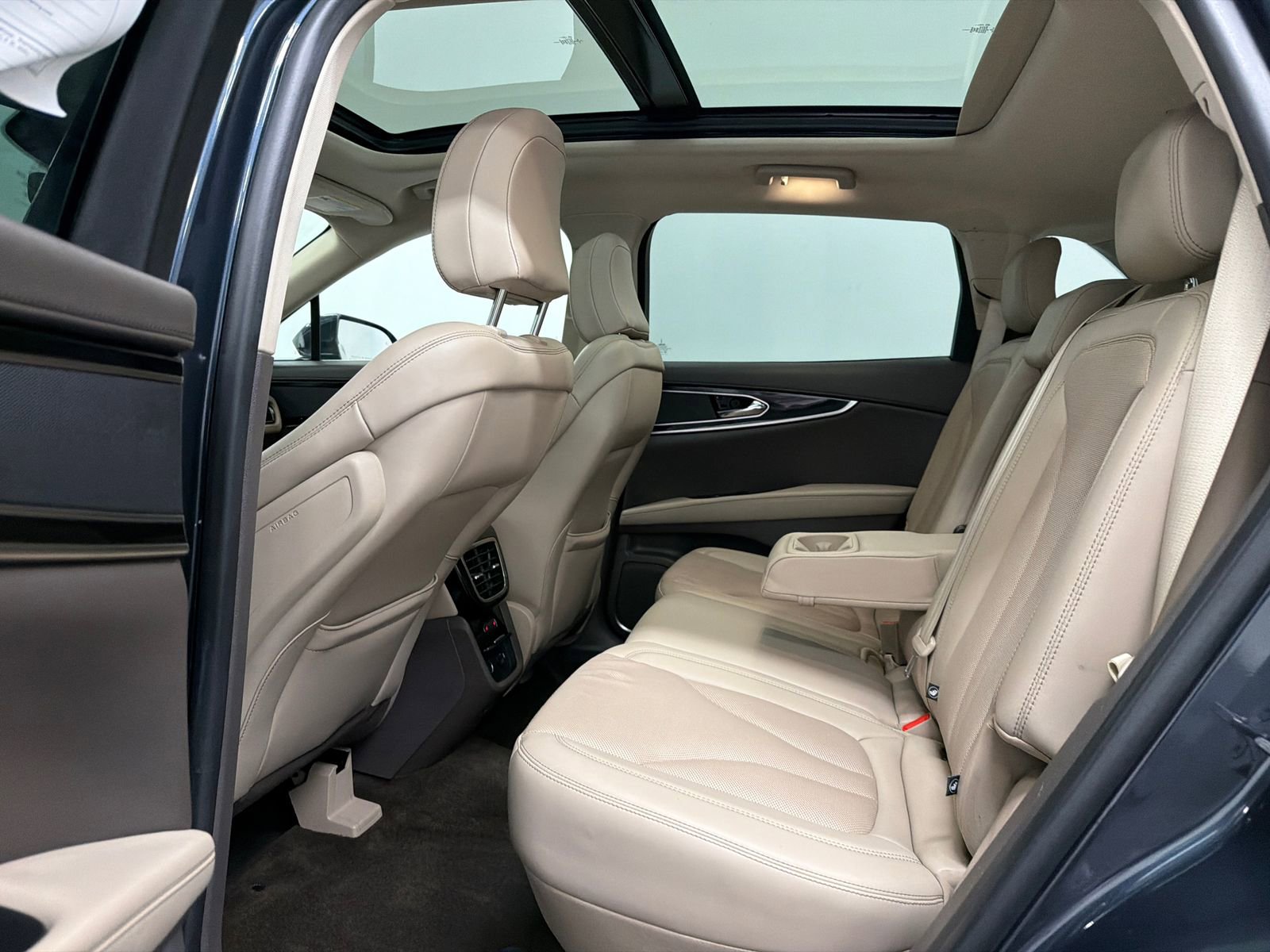 Used 2022 Lincoln Nautilus Reserve image 17