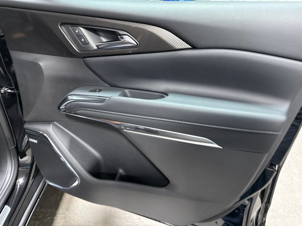 New 2027 Chevrolet Traverse Z71 w/ Enhanced Driving Package AWD/4WD image 10