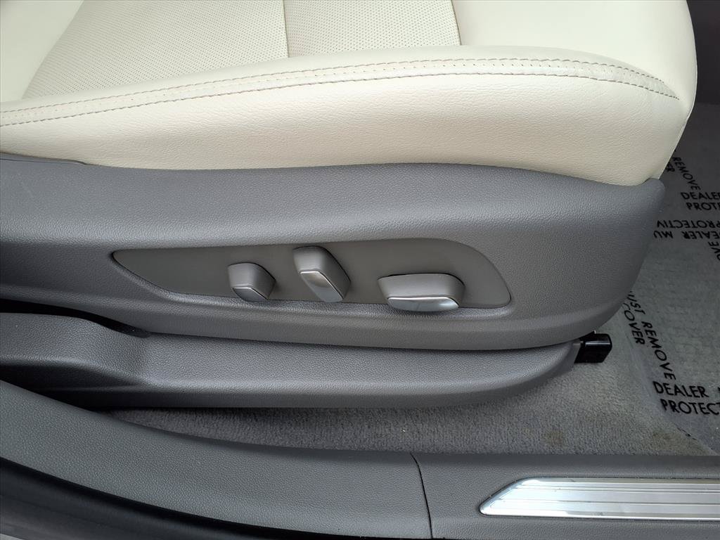 Used 2023 Cadillac XT5 Premium Luxury FWD image 10