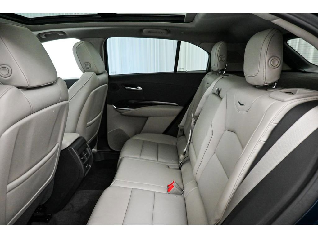 Certified 2022 Cadillac XT4 Premium Luxury w/ Enhanced Visibility Package AWD/4WD image 22