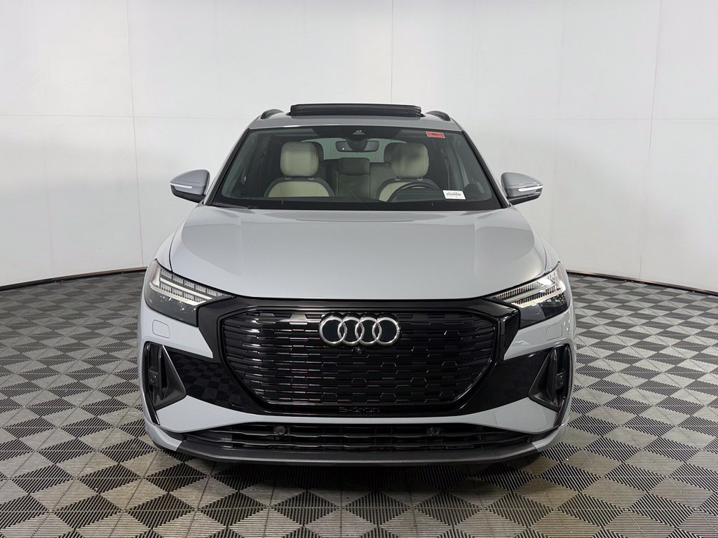 Used 2025 Audi Q4 e-tron Prestige w/ Black Optic Package AWD/4WD image 3