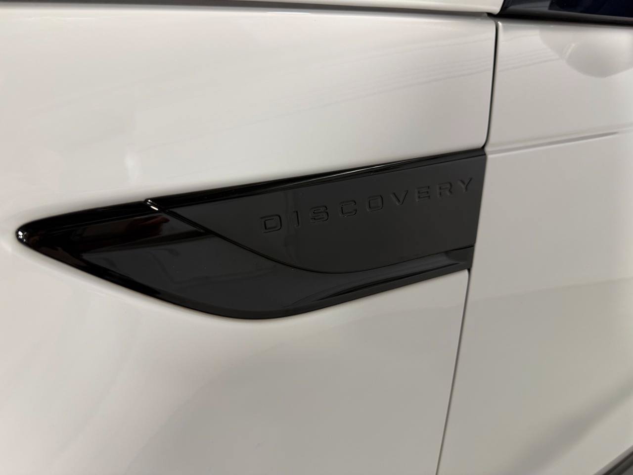 Used 2020 Land Rover Discovery Landmark AWD/4WD image 36