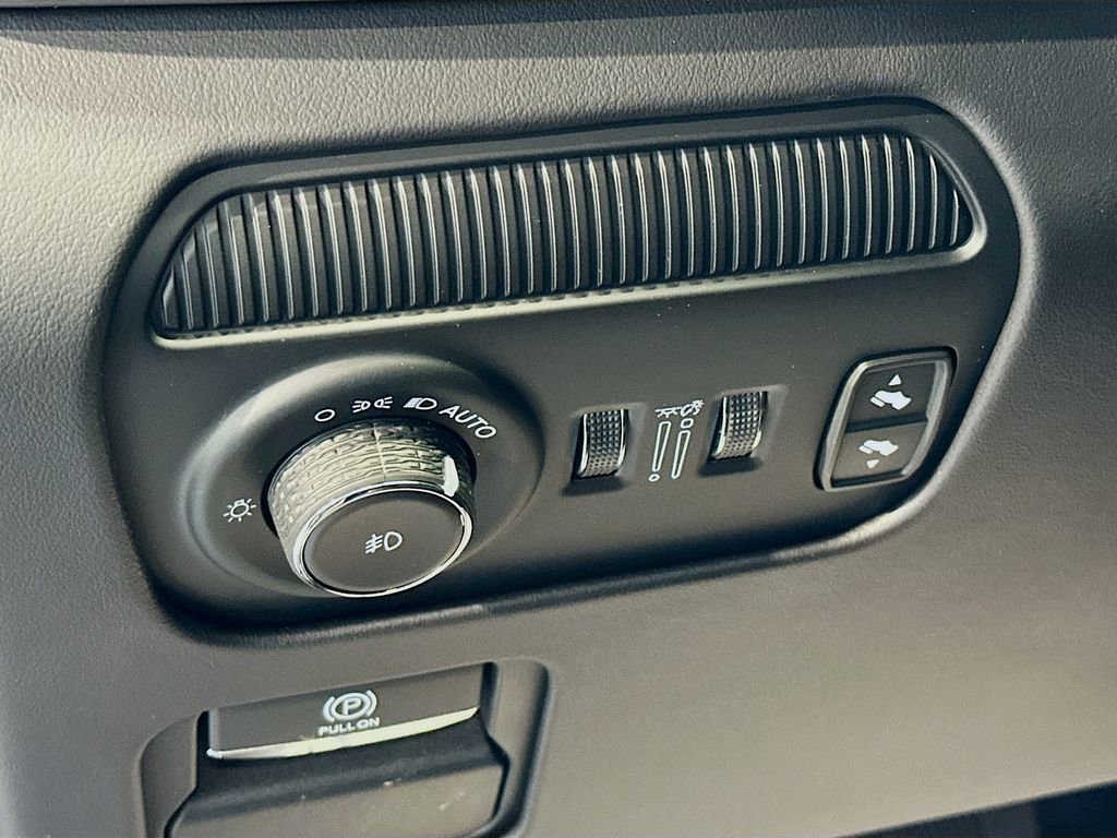 New 2025 Jeep Grand Wagoneer L Series II Obsidian w/ Quick Order Packagew 28T image 12