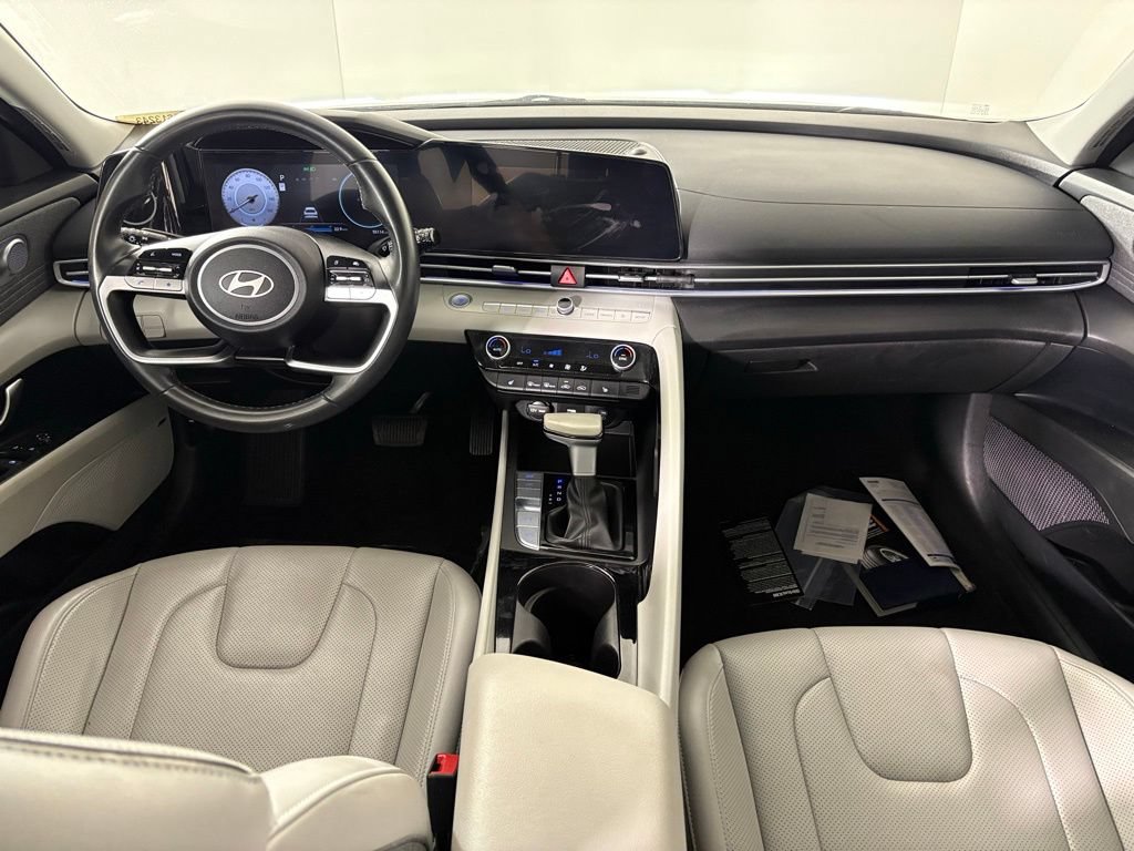 Used 2025 Hyundai Elantra Limited FWD image 38