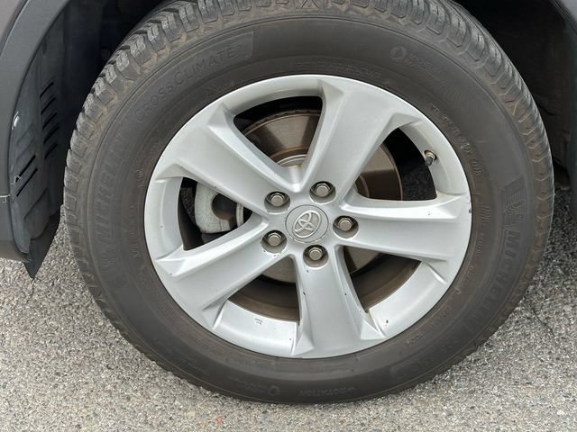 Used 2013 Toyota RAV4 XLE AWD/4WD image 16