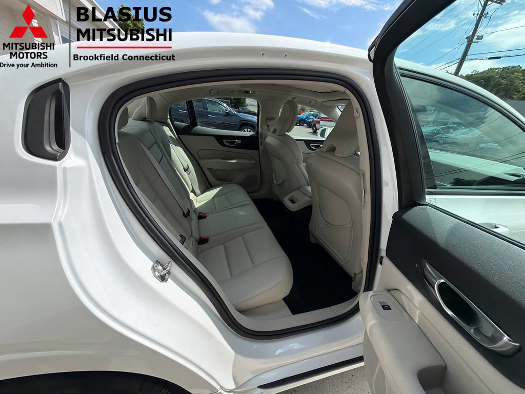 Used 2019 Volvo S60 T5 Momentum w/ Multimedia Package FWD image 53