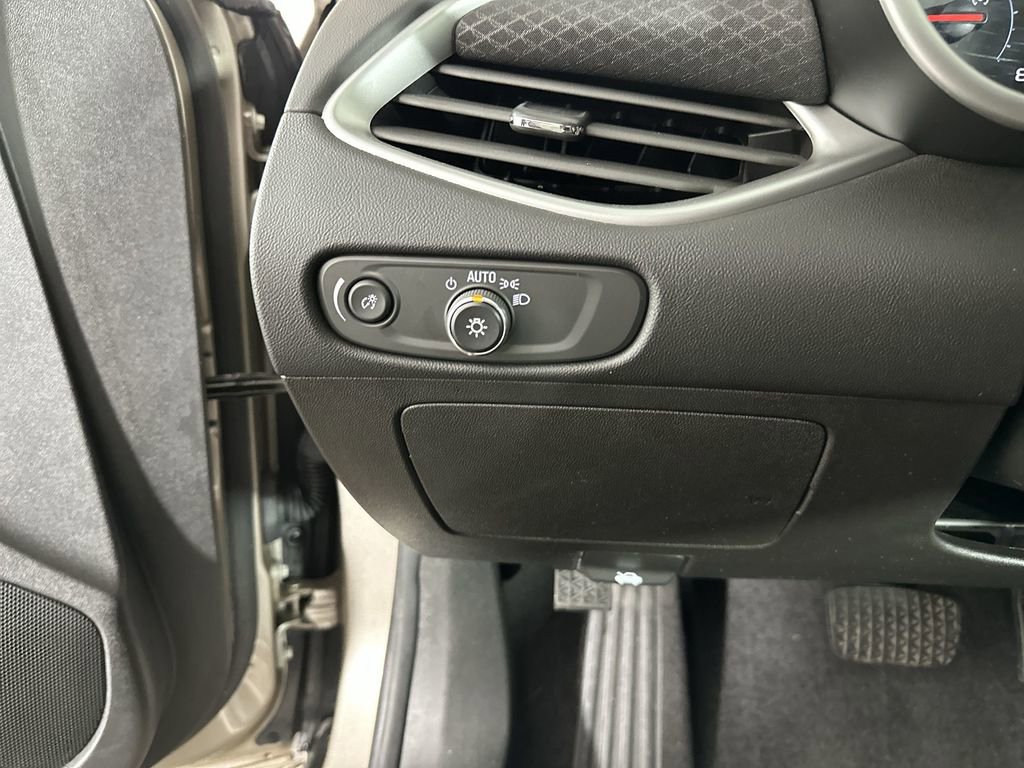 Certified 2022 Chevrolet Malibu LS image 21