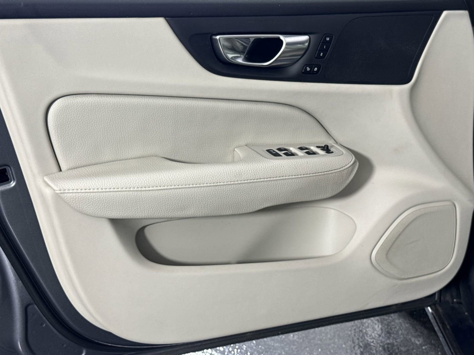 Used 2021 Volvo S60 T8 R-Design Expression AWD/4WD image 29