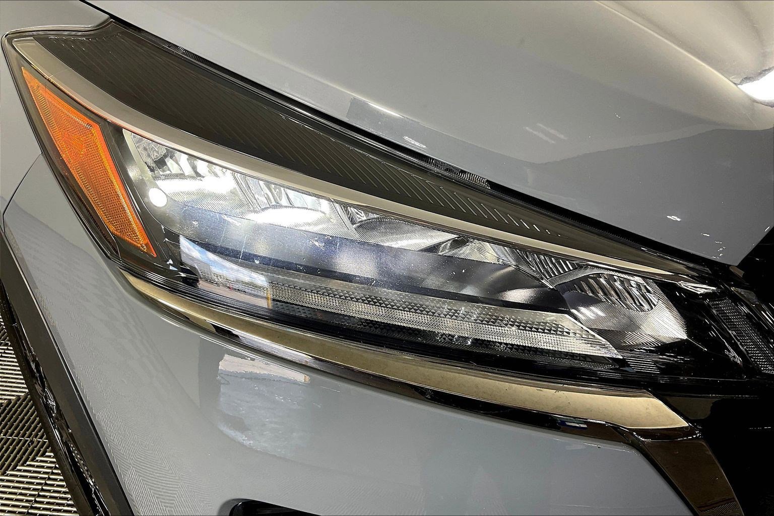 Used 2024 Nissan Kicks SR w/ SR Premium Package FWD image 30