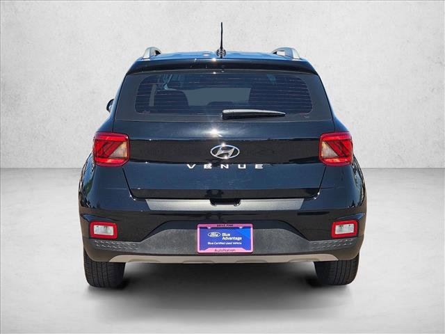 Used 2023 Hyundai Venue SEL image 7