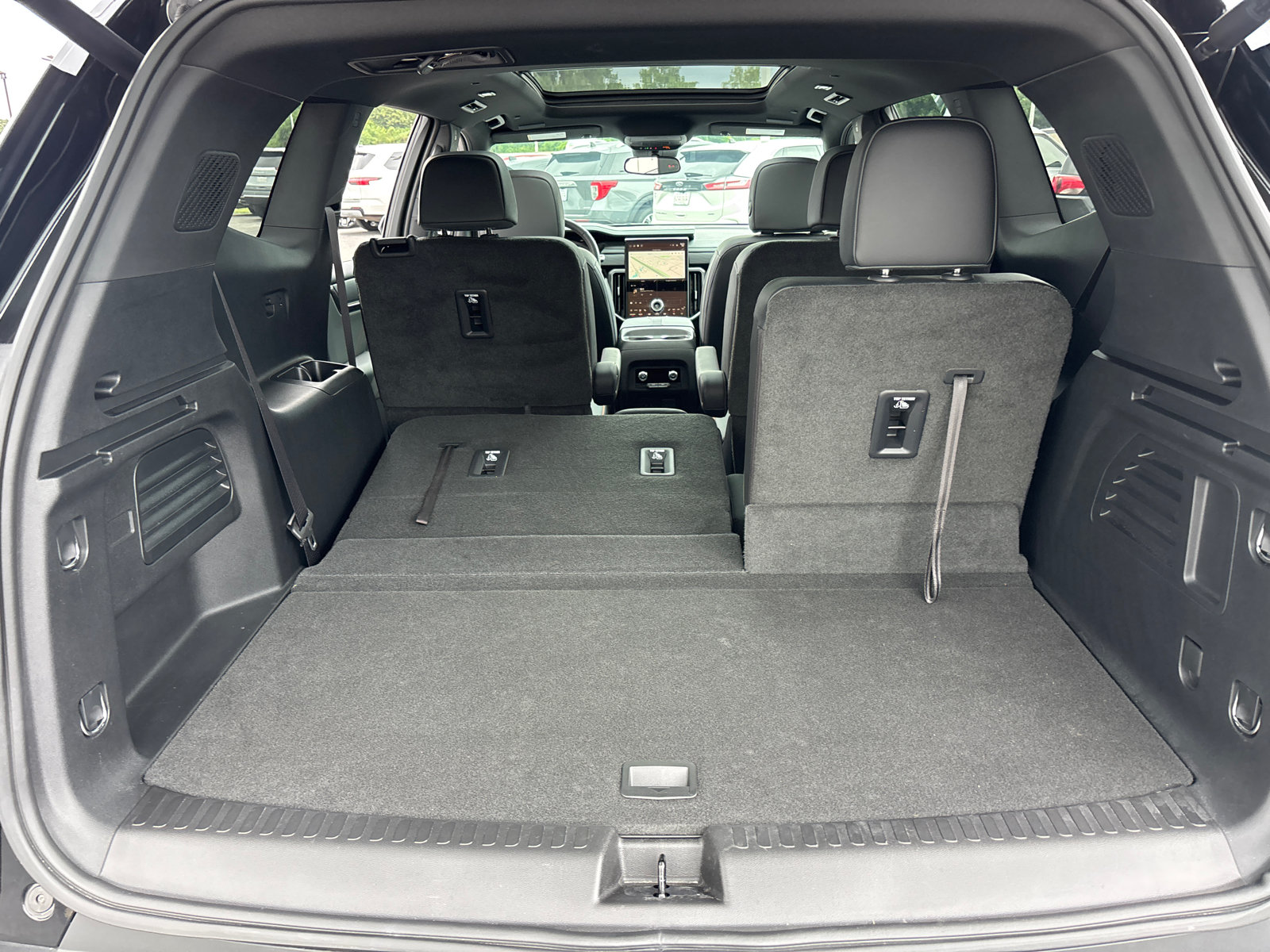 Used 2024 GMC Acadia AT4 AWD/4WD image 9