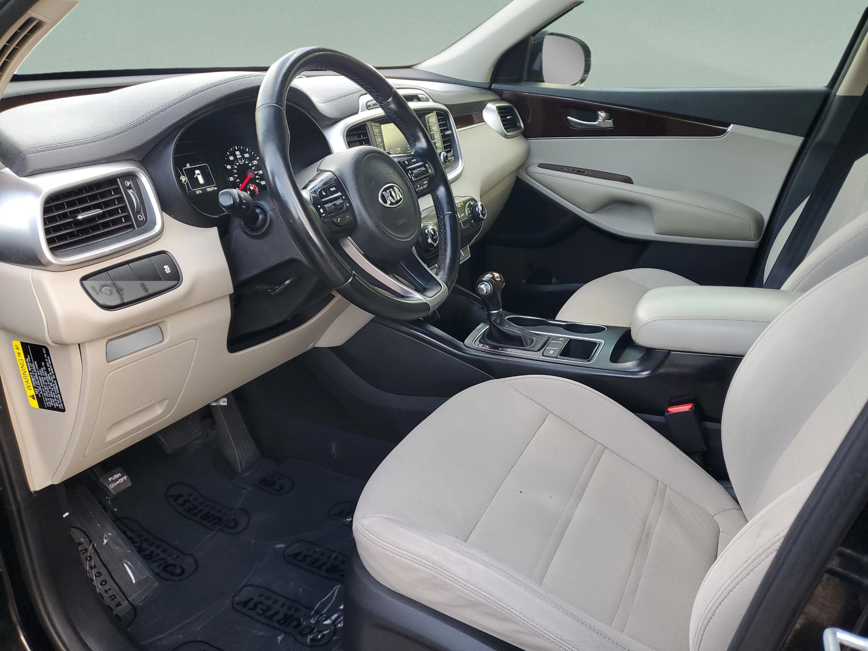 Used 2018 Kia Sorento LX image 20