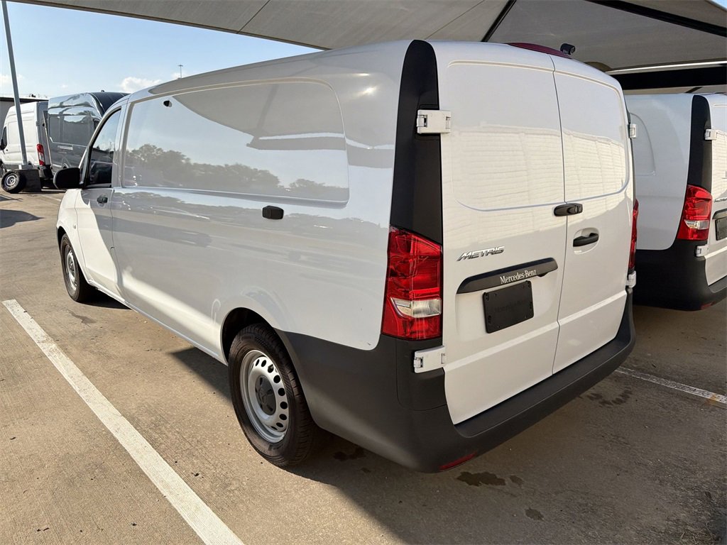 Used 2023 Mercedes-Benz Metris image 4