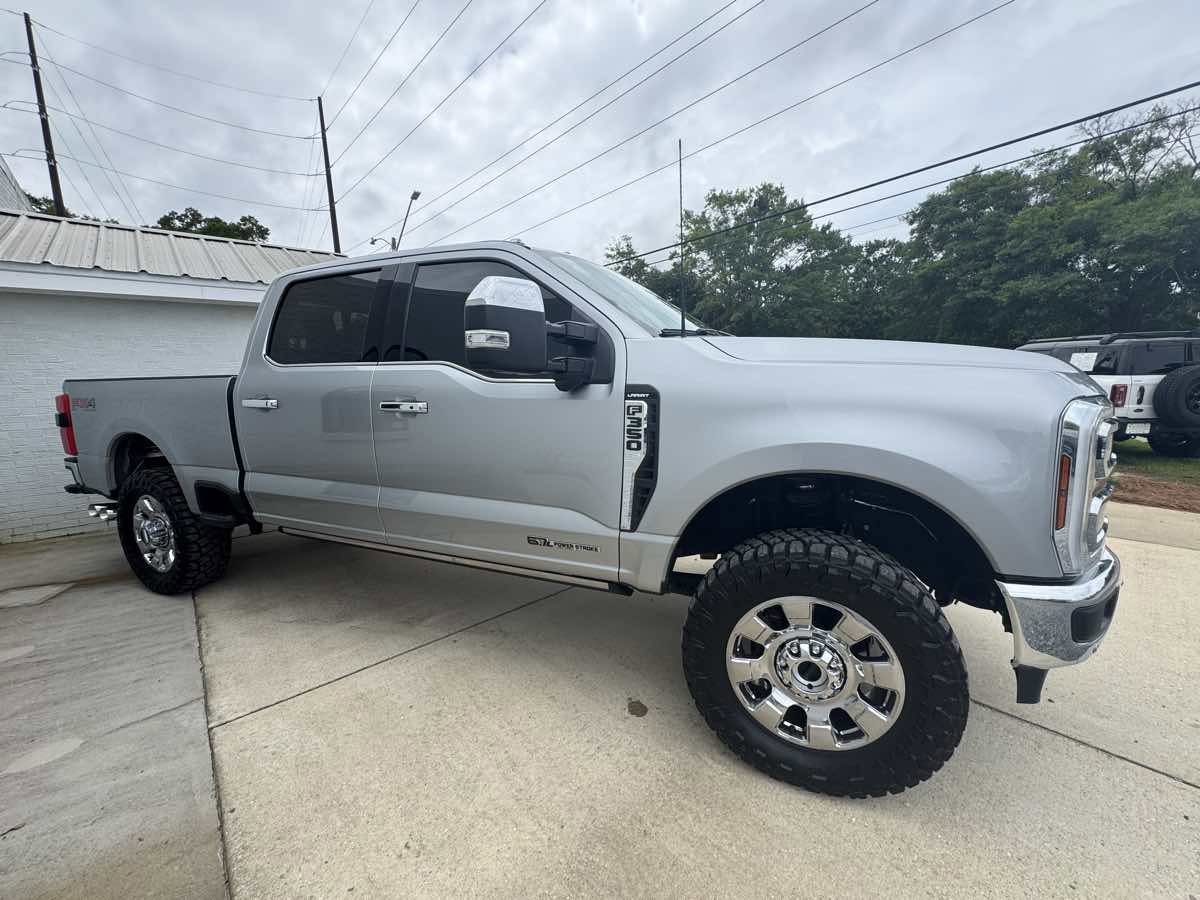 Used 2024 Ford F350 Lariat w/ Lariat Ultimate Package AWD/4WD image 4