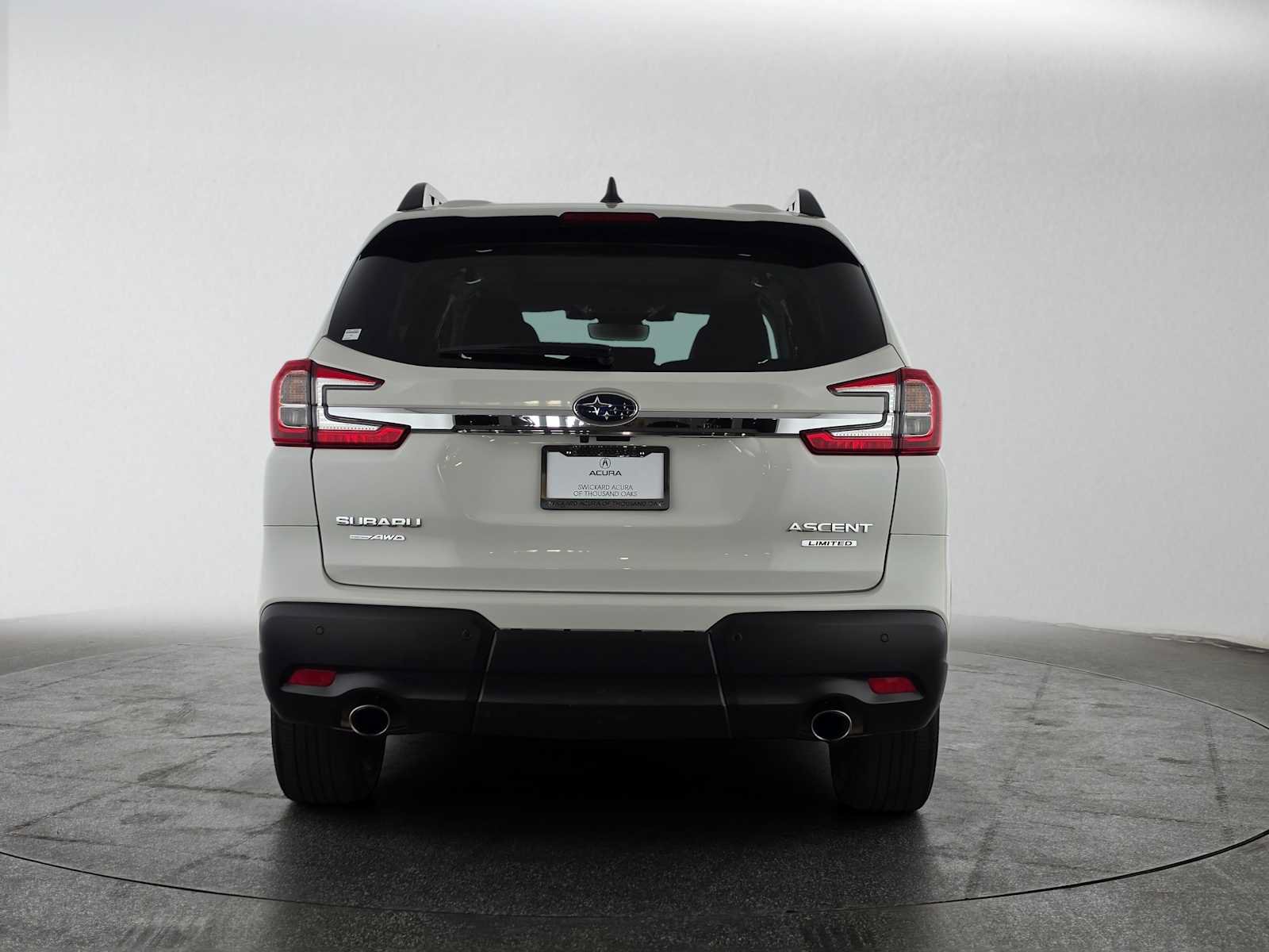 Used 2024 Subaru Ascent Limited w/ Technology Package AWD/4WD image 4