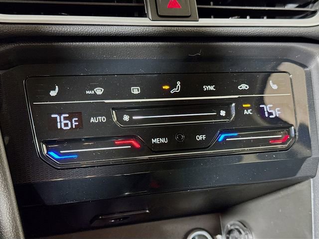 New 2025 Volkswagen Taos SE image 9