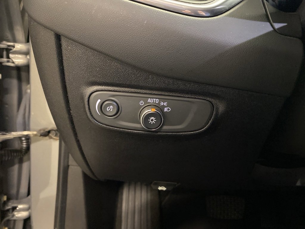 Used 2018 Chevrolet Equinox LT image 20