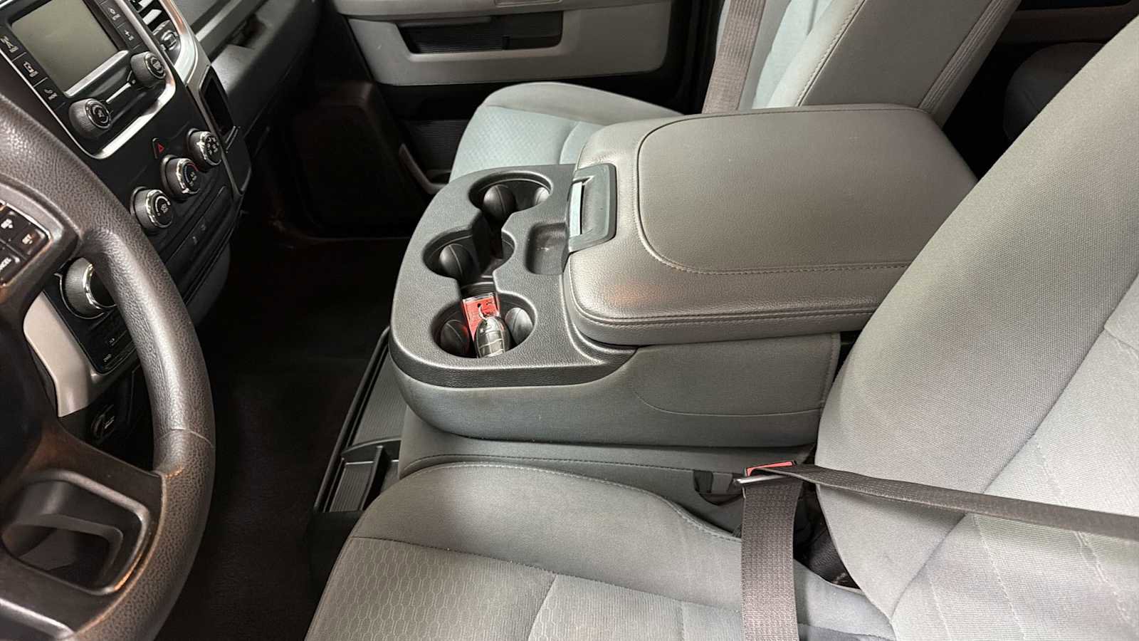 Used 2019 RAM 1500 Classic SLT AWD/4WD image 23
