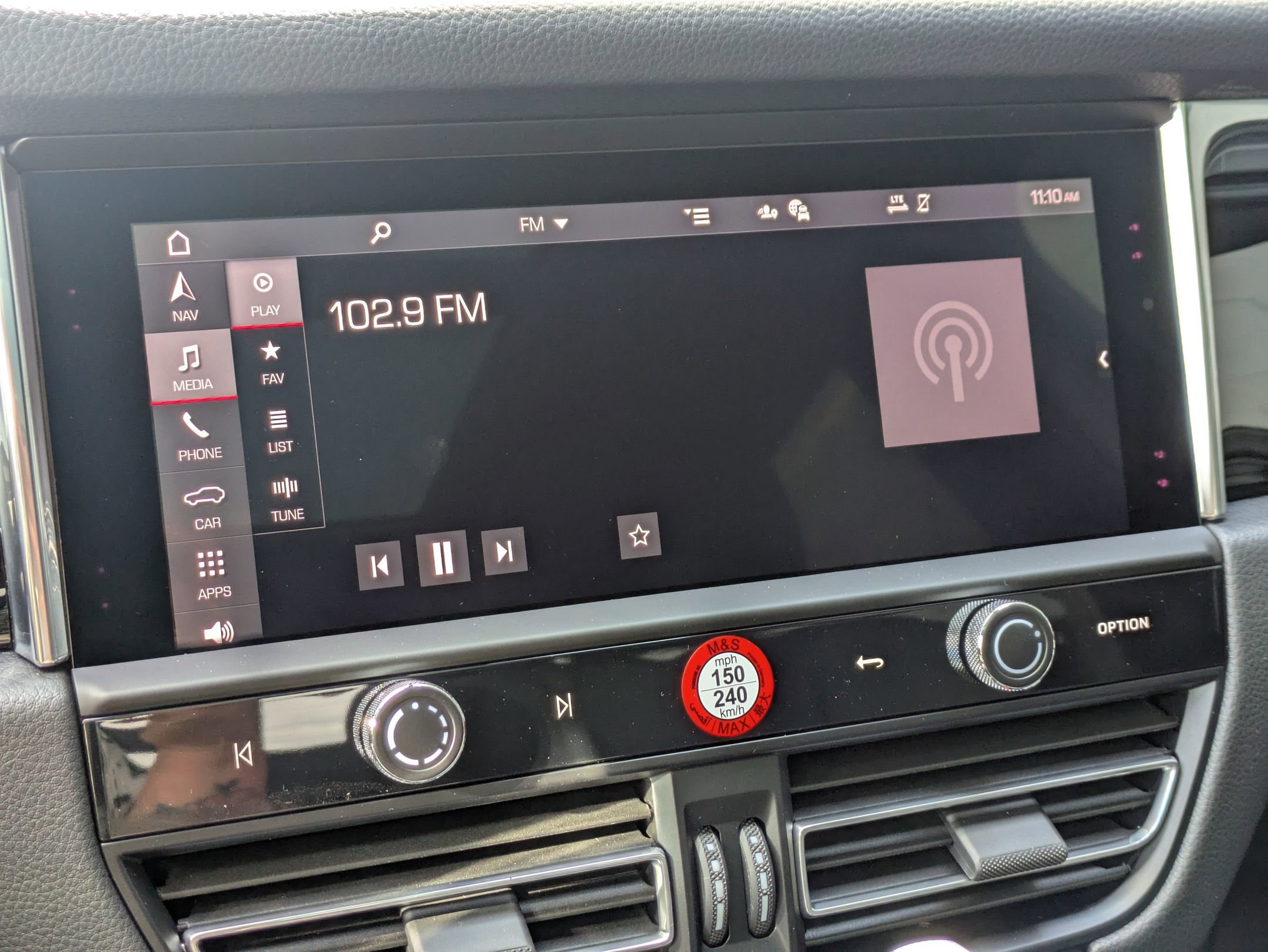 Certified 2025 Porsche Macan image 18