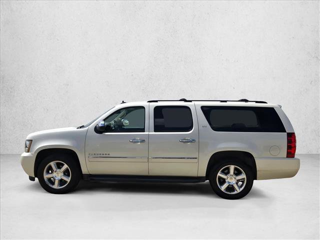 Used 2014 Chevrolet Suburban LTZ image 8