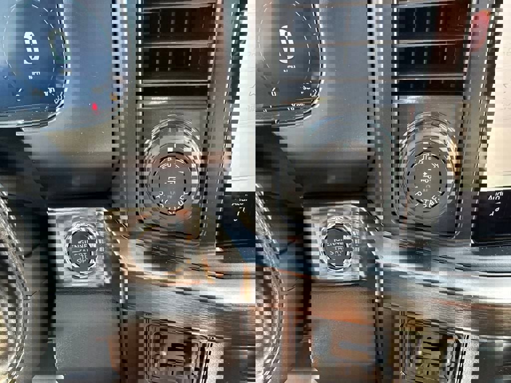 New 2025 Ford F350 Lariat w/ Lariat Ultimate Package image 13