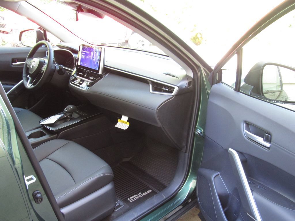 New 2026 Toyota Corolla Cross XLE w/ Convenience Package AWD/4WD image 17