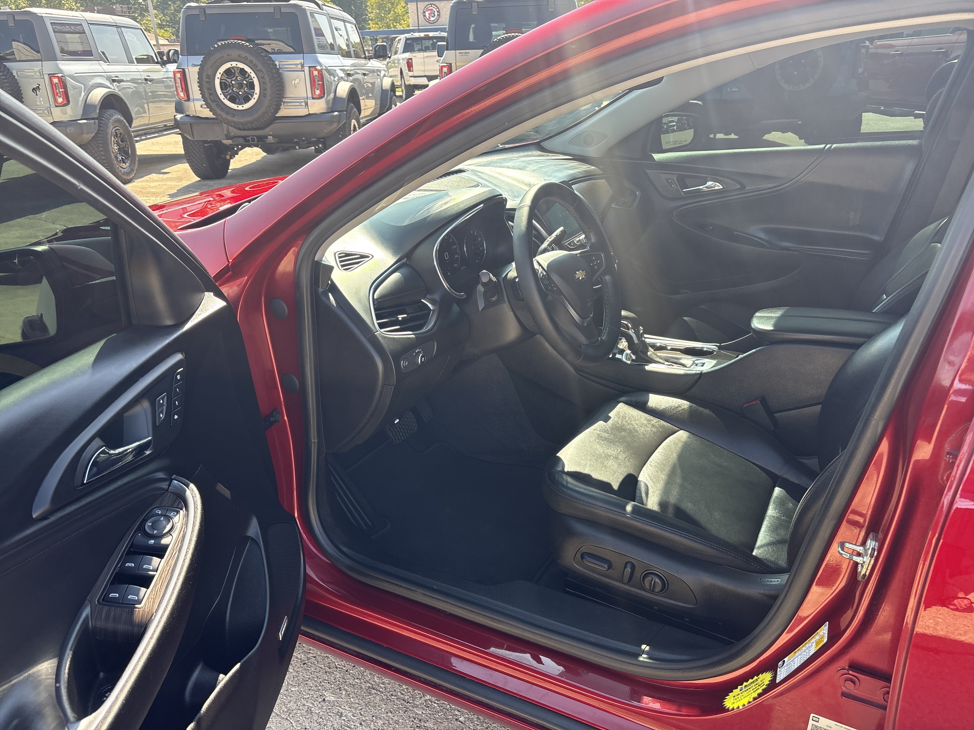 Used 2023 Chevrolet Malibu LT FWD image 9