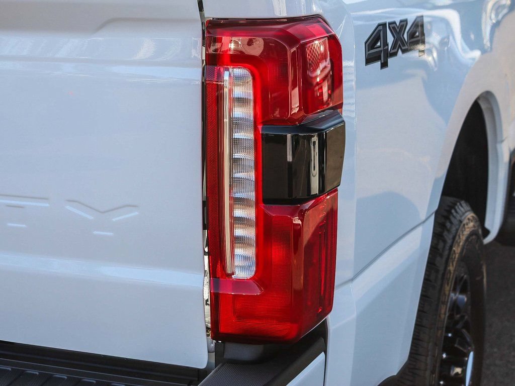 New 2026 Ford F250 XLT w/ XLT Premium Package AWD/4WD image 11