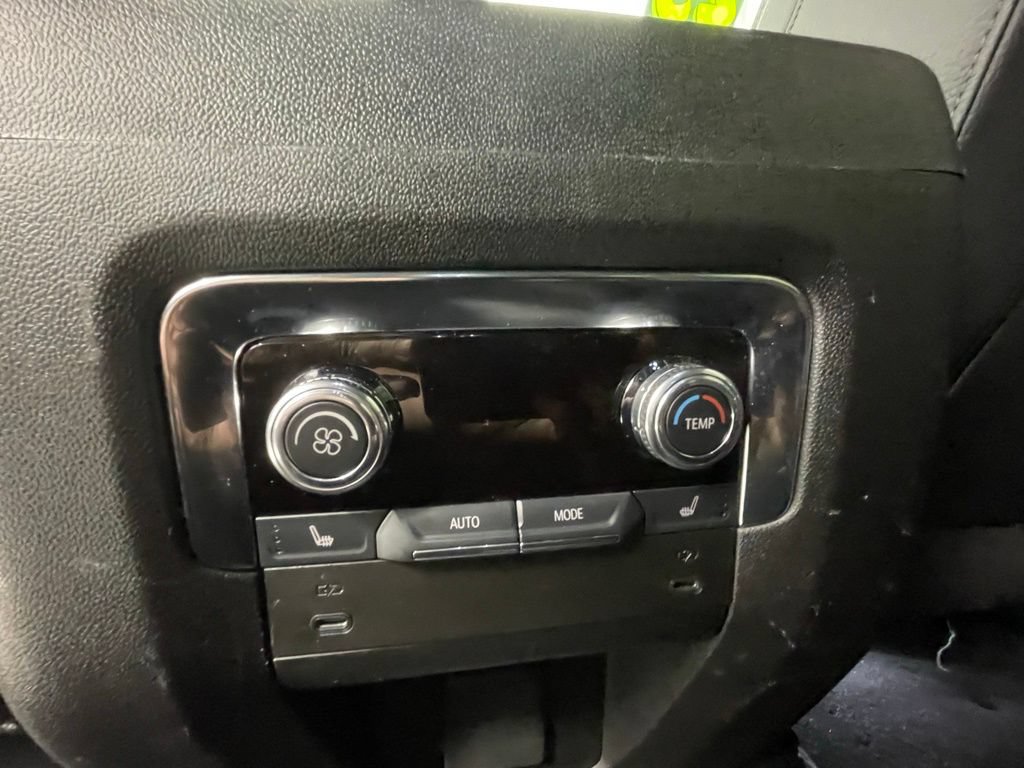 Used 2025 GMC Yukon Denali AWD/4WD image 13