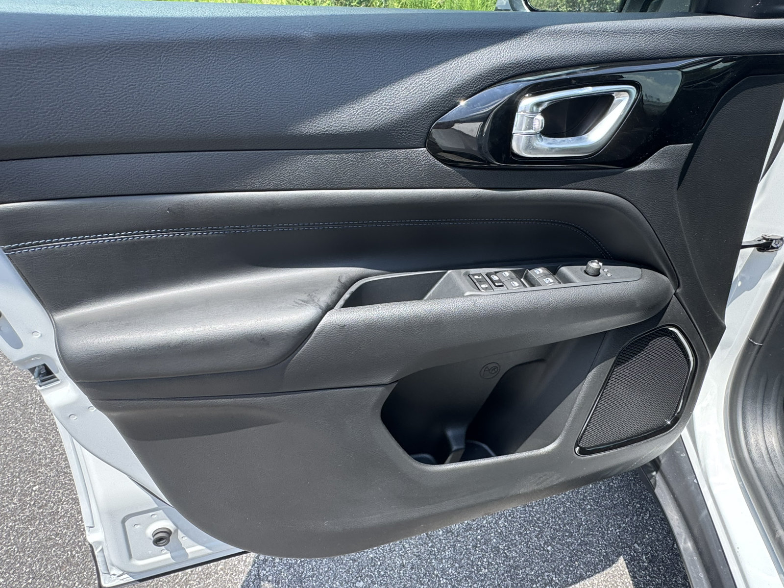New 2026 Jeep Compass Latitude AWD/4WD image 10