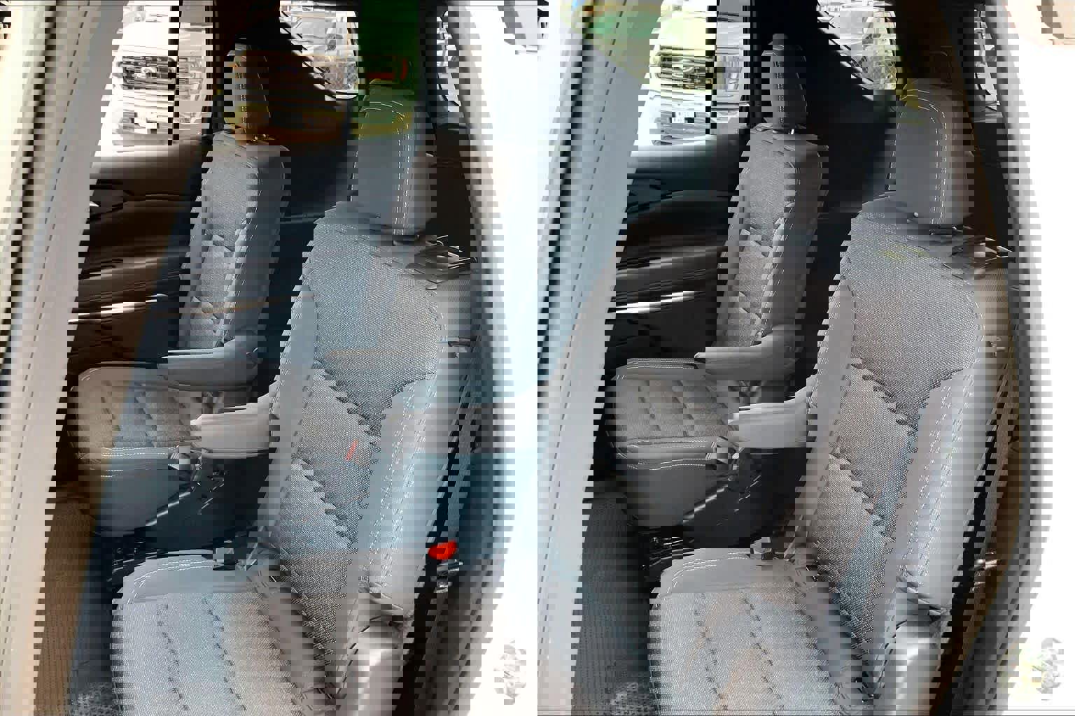 Used 2025 Chevrolet Traverse LT image 20