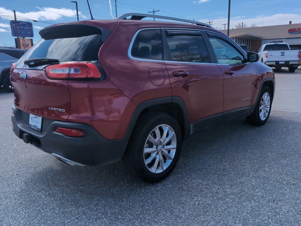 Used 2017 Jeep Cherokee Limited w/ Trailer Tow Group AWD/4WD image 6