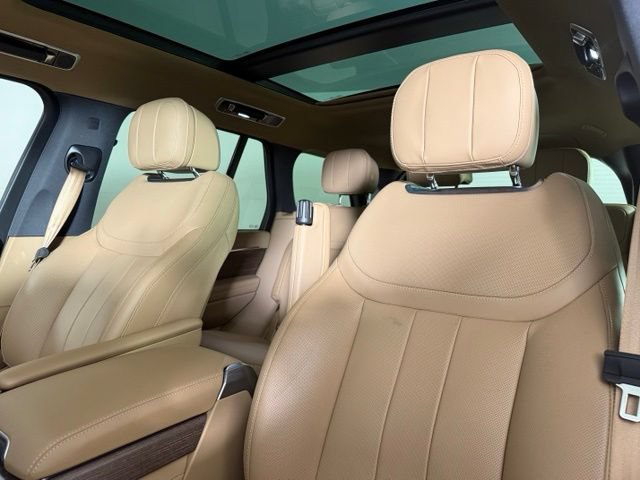 Used 2025 Land Rover Range Rover SE AWD/4WD image 16